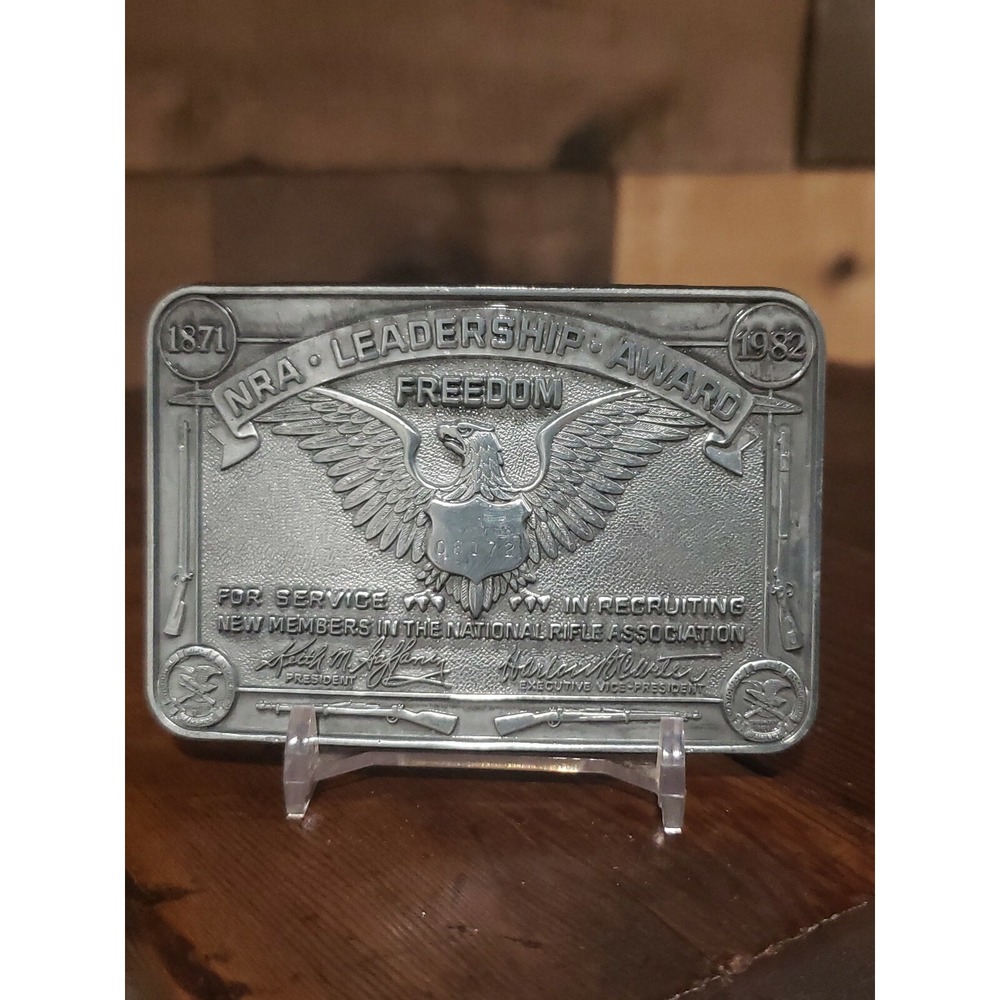 VINTAGE 1982 NRA NATIONAL RIFLE ASSOCIATION LEADERSHIP AWARD BELT BUCKLE‎ 3.5"